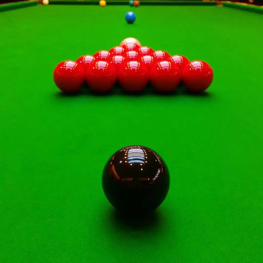 斯诺克武汉公开赛：利索夫斯基VS克雷吉，谁能问鼎？精彩对决，不容错过！